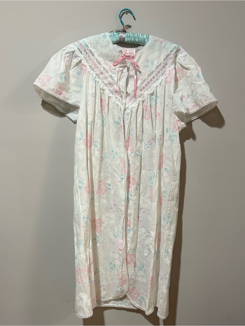 Carriage court floral robe